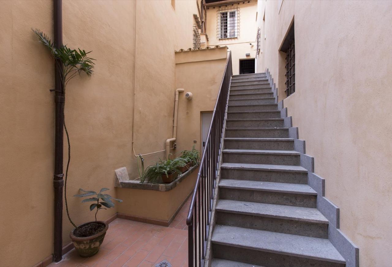 Cozy Apartment In Via Degli Spagnoli - FromhometoRom Exteriör bild